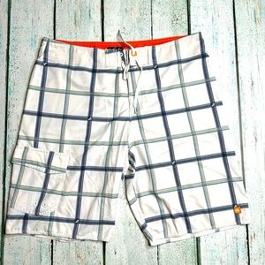MENS QUICKSILVER BOARD SHORTS SZ 38